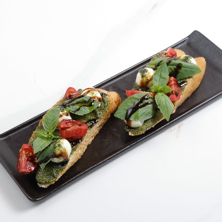 Bruschetta caprese